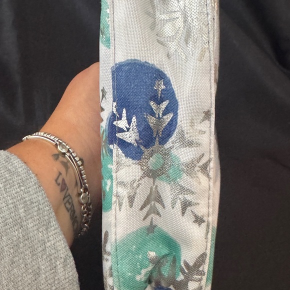 Thirty-One Clear Clip Zipper Pouch in Snowflake Sparkles | NWOP - Picture 4 of 5